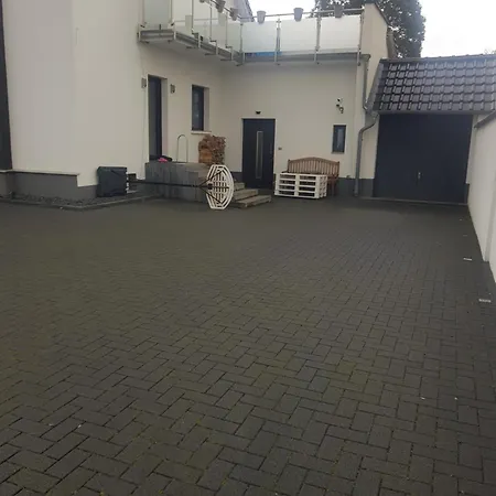 Moderne Mit Orientalischem Flair Und Top-lage Naeher Bonn Apartment Meckenheim (North Rhine-Westphalia)